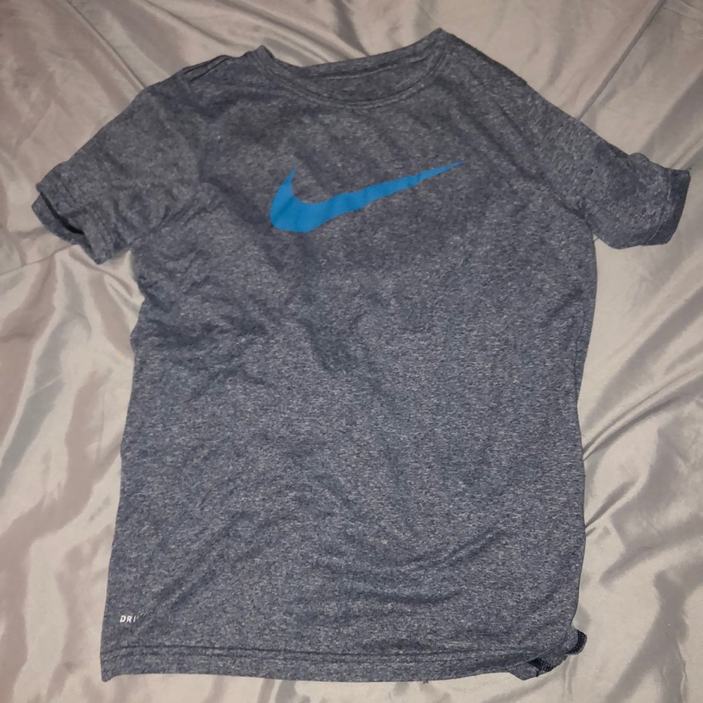 Boys Nike t-shirt size:large